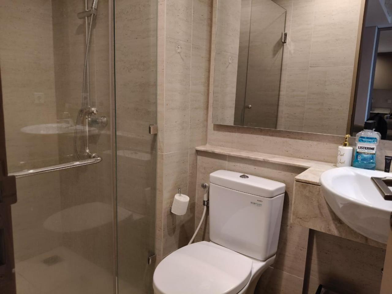 Apartemen Comfort And Luxury Private At Goldcoast Pik Jakarta